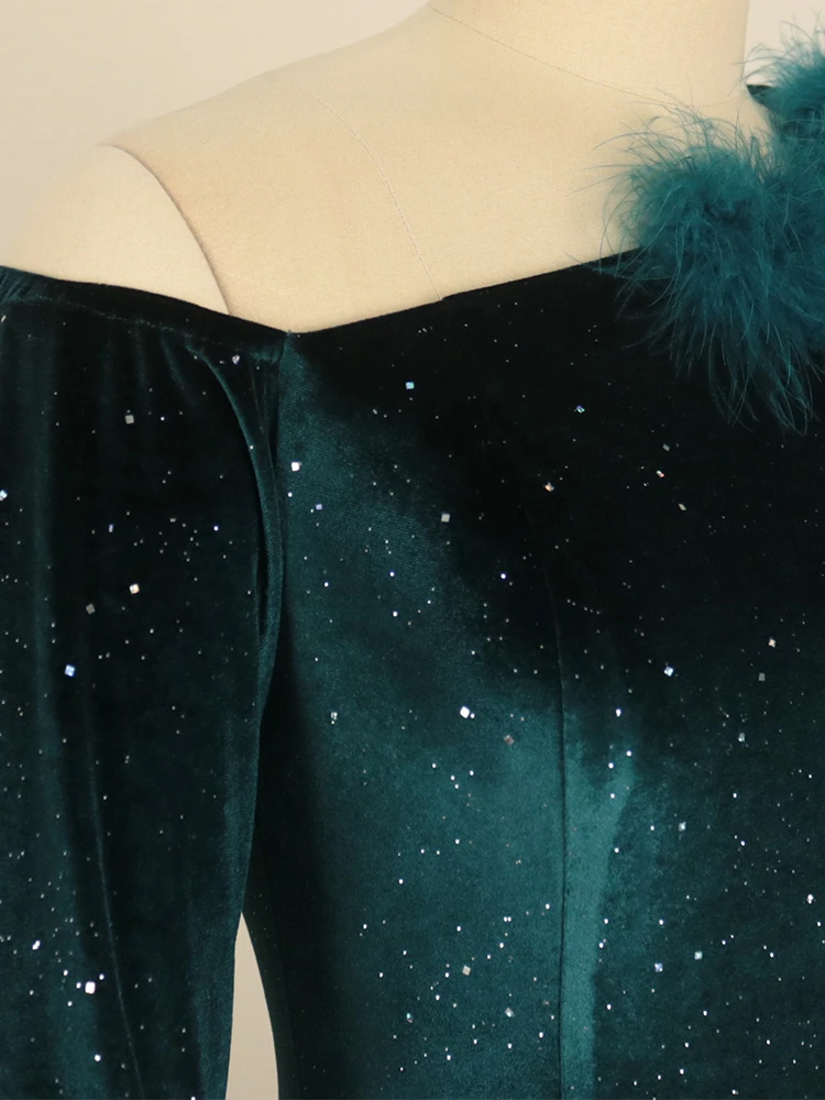 Рисунок 6 - Осенне-зимнее темно-зеленое женское