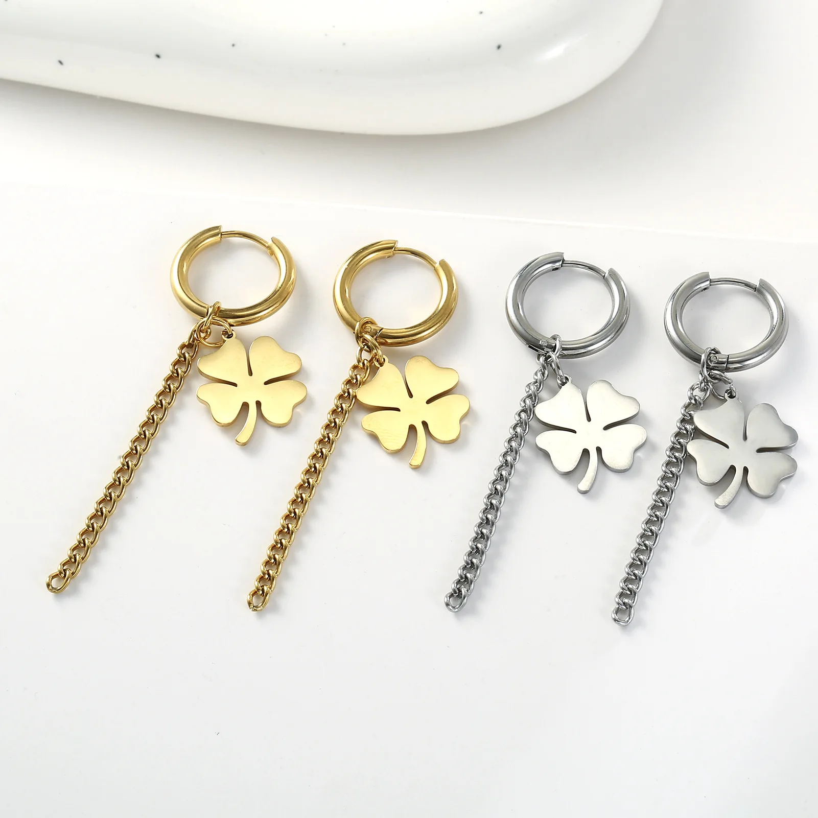 

Simple Earrings Small Design Sense Four Leaf Grass Chain Tassels Temperament Narrow Earrings Fashion Stainless Steel Earrings