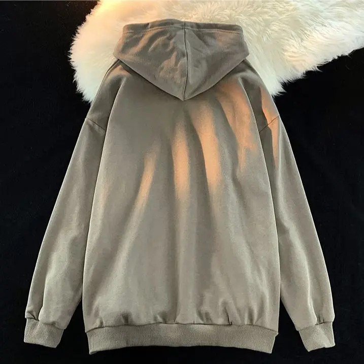 Рисунок 6 - Толстовка с капюшоном в американском стиле ретро