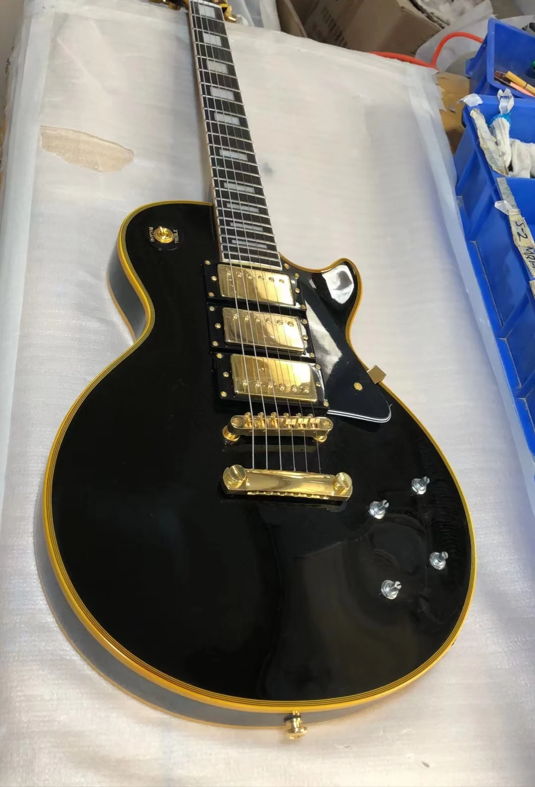 

Ome электрическая гитара с глянцевым покрытием, желтое переплетение, 3 звукоснимателя