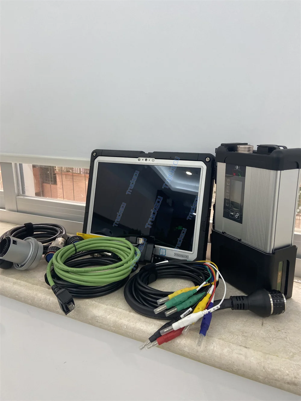 Фото Диагностическое оборудование Xentry MB SD Connect C5 STAR, полный комплект с планшетом CF33, поддерживает Benz ACTROS Truck Sedan PK C4 C6. №1