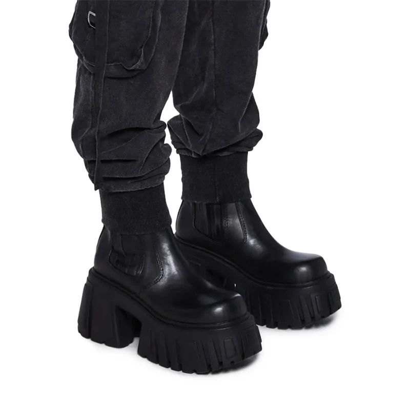 Женские осенние ботинки челси на очень высоком массивном каблуке и платформе