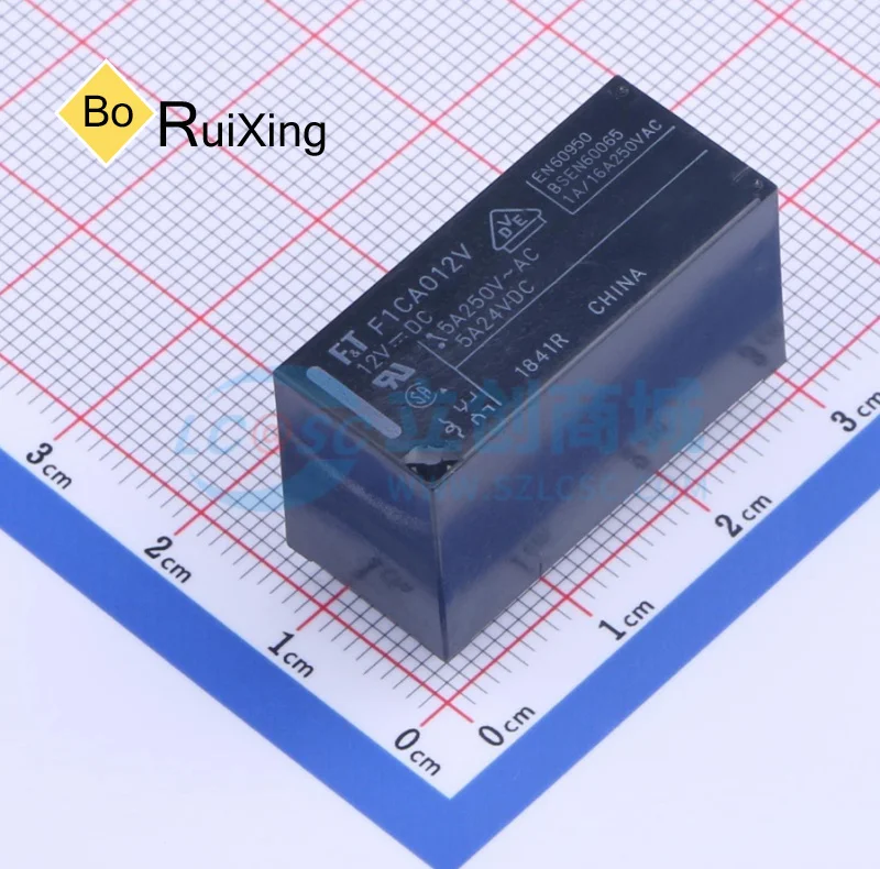 Два открытых и два закрытых 8 футов 5 А фотография-F1CA024V