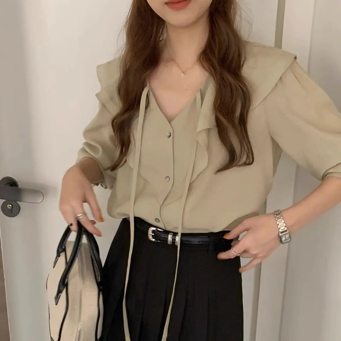 Блузка женская шифоновая с оборками на шнуровке