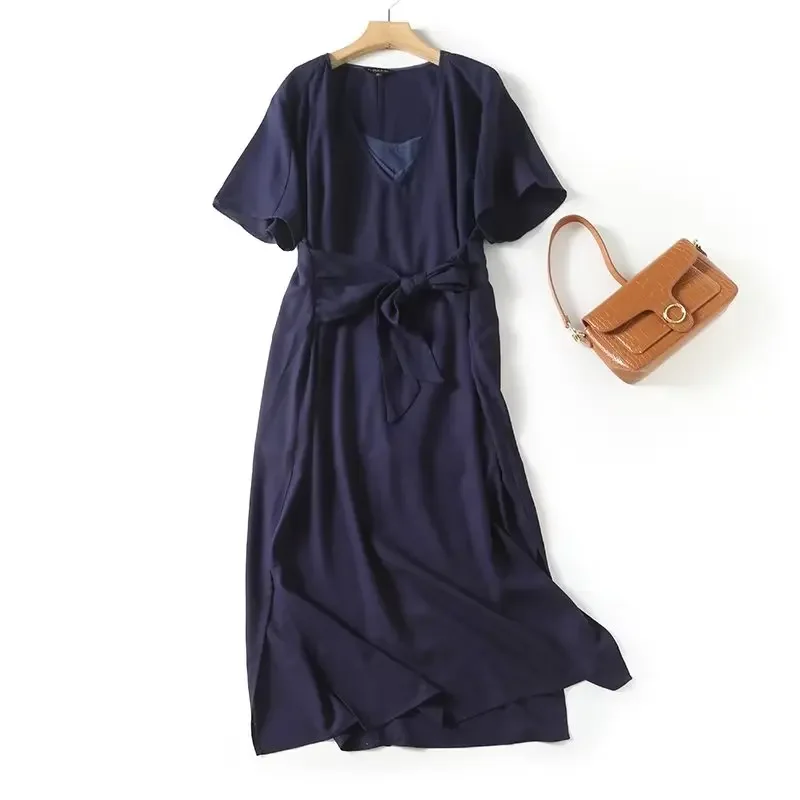 

Женское платье с высокой талией и V-образным вырезом