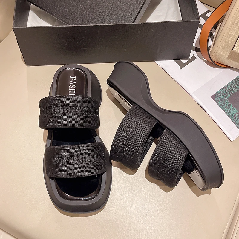 New Summer Women Platform Slippers Square Toe Fashion One Word  Outer Wear Mid Heels Beach Sandals Designer Party Ladies Slides