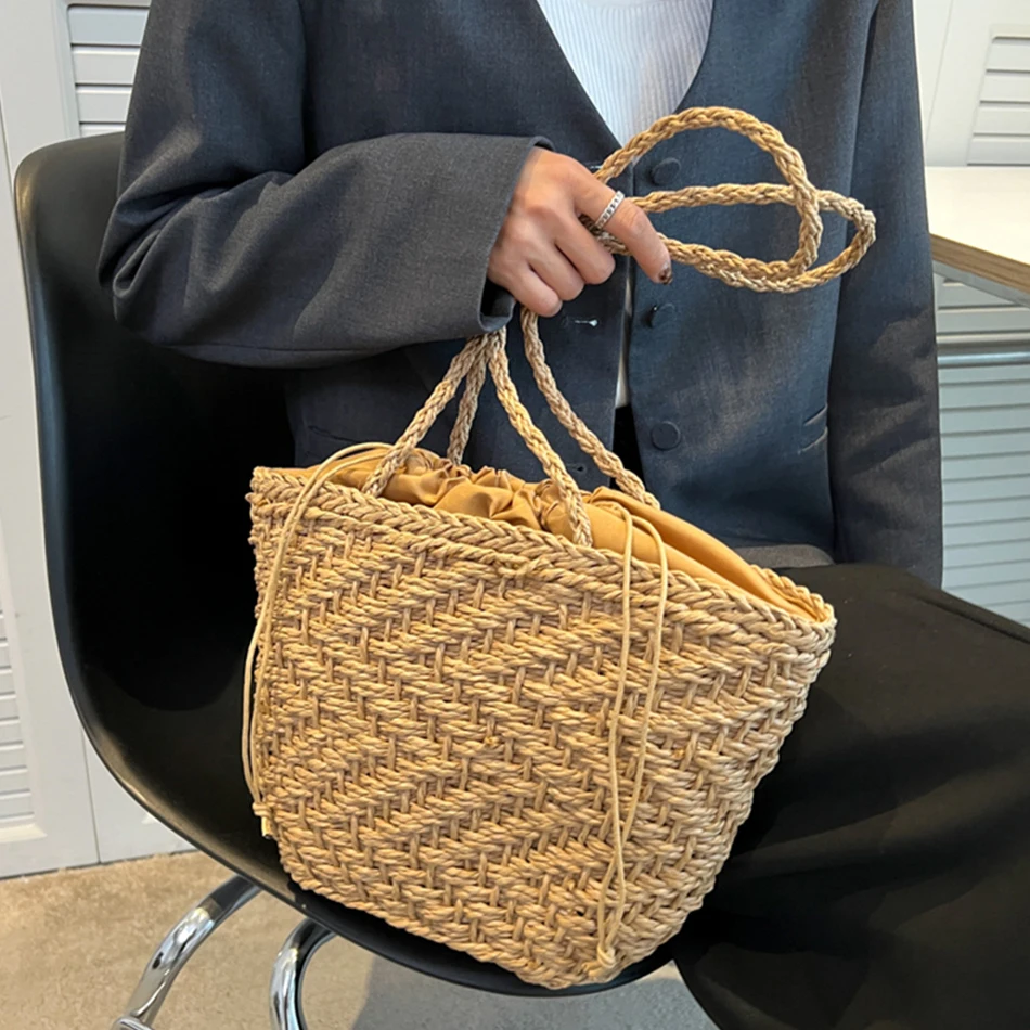

2022 New Trendy Women's Straw Bag Luxury Designer Weave Female Tote Bags Fashion Beach Bags Travel Bags for Girl Casual Purses