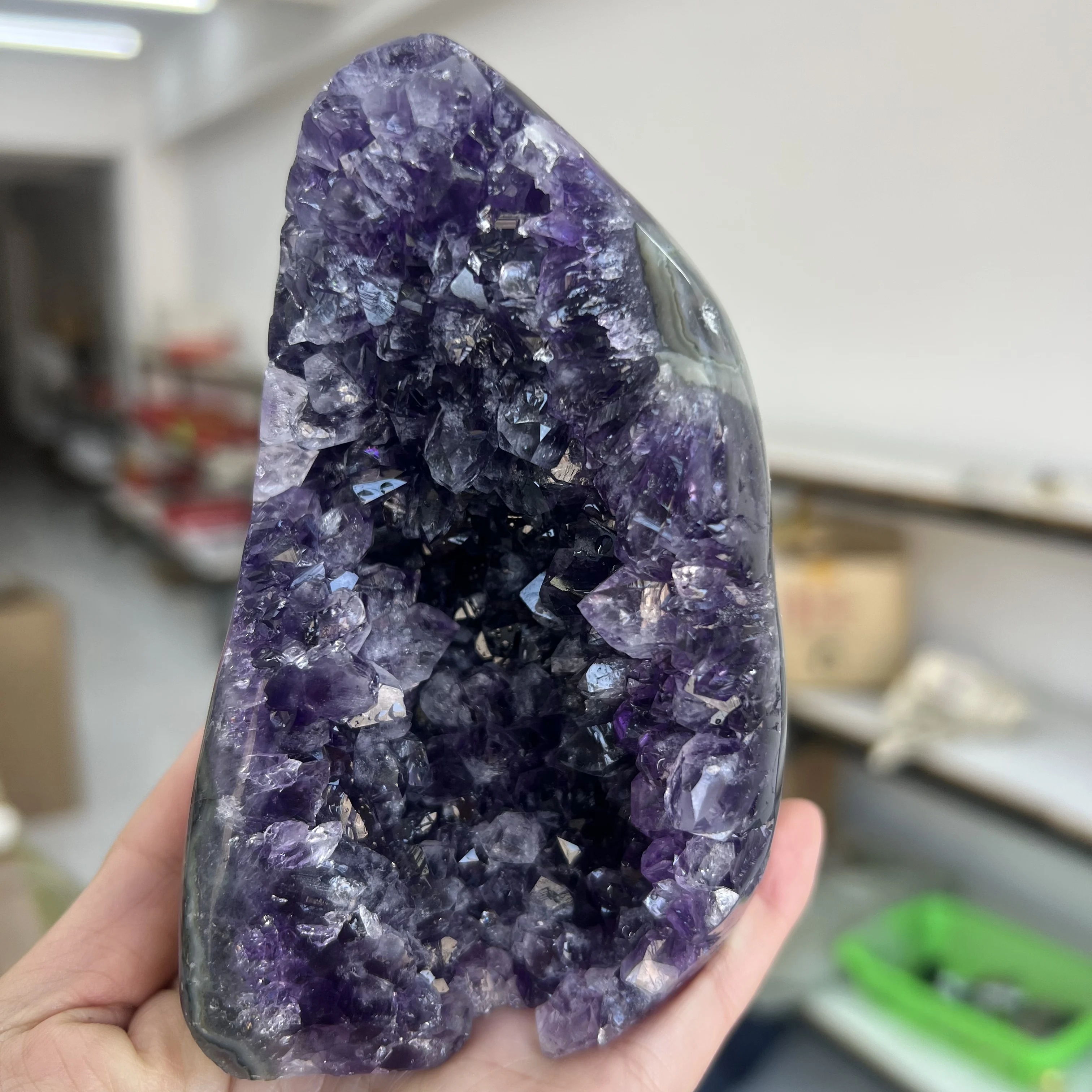 Аметистовый кварцевый кластер подставка