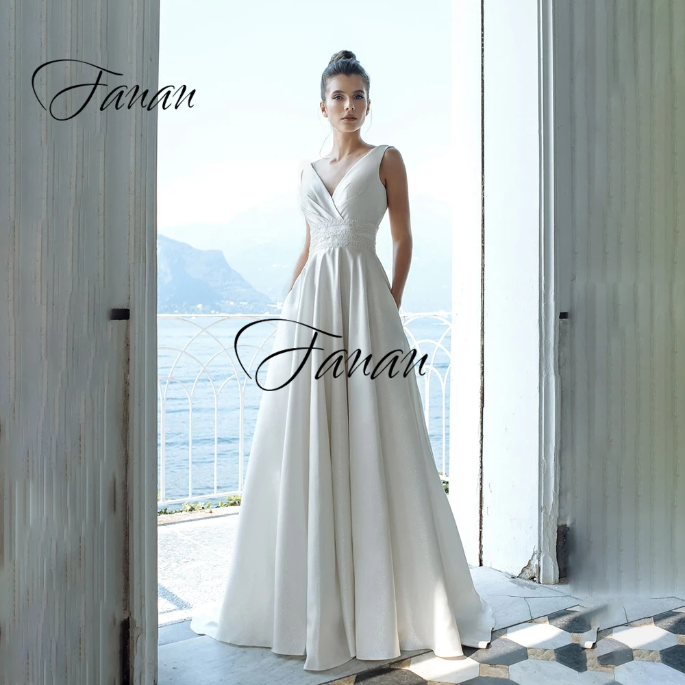 

Женское свадебное платье с открытой спиной, белое простое платье до пола со шлейфом и V-образным вырезом, без рукавов