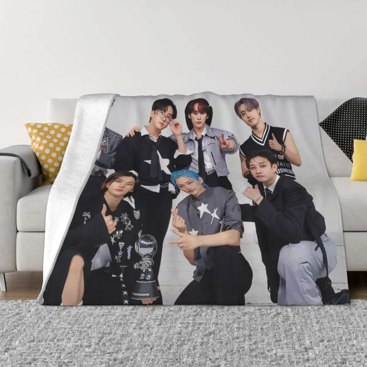 

Stray Kids 5 Star Idol Blanket Warm Cozy All-Season Comfort Throw Blankets for Bedroom Travel Camping