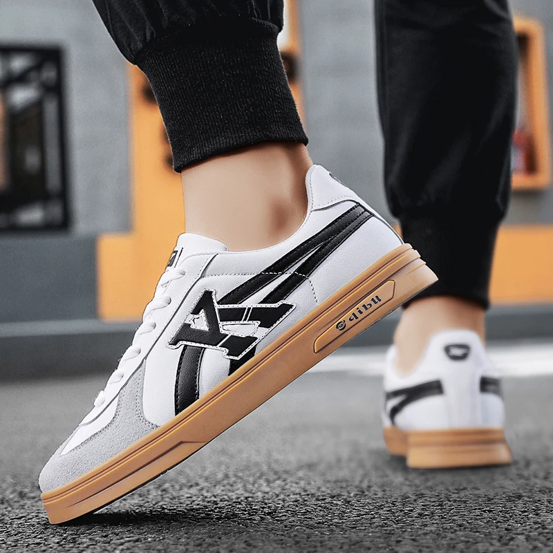 Мужские беговые кроссовки из светлой замши Классические повседневные комфортные дышащие кеды для активного отдыха на открытом воздухе.