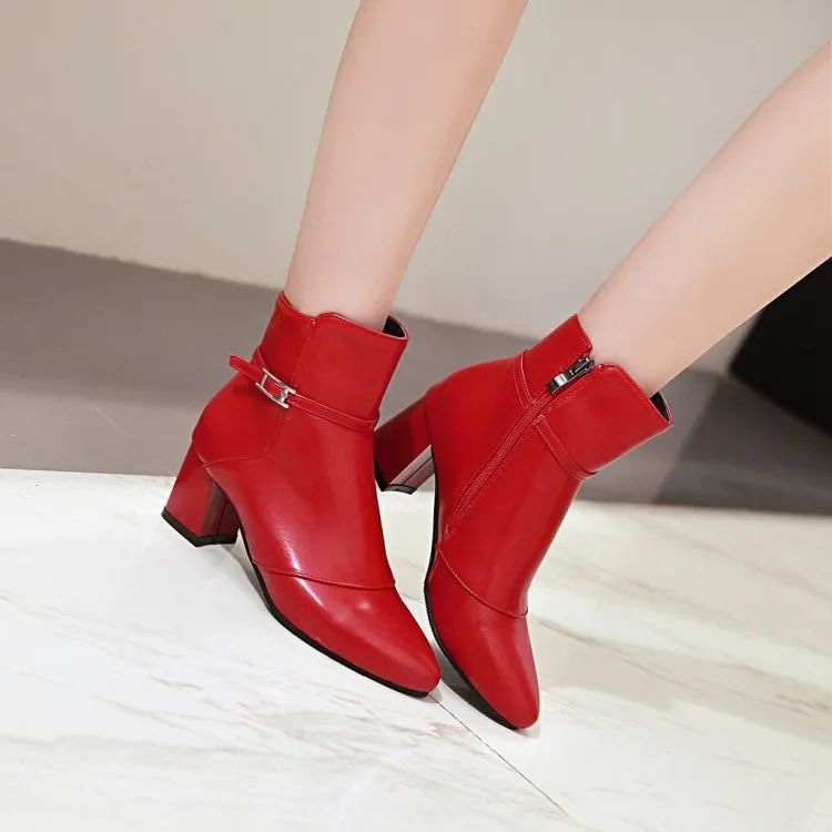 

Ботинки женские зимние однотонные на молнии сбоку, большие размеры 9 10 11 12 13