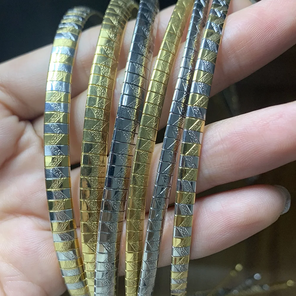 

Women Choker Stainless Steel Waterproof Jewelry Necklace Gold Color Wavy Grain Sand Surface Collar Link Chain New Style For Girl