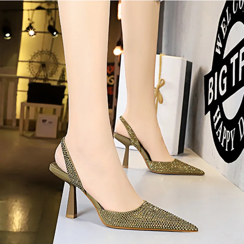 

Стразы, пикантные женские мюли на высоком каблуке, сандалии с ремешком на пятке, заостренный носок, сандалии без застежки, женская обувь для вечеринки, туфли на шпильке