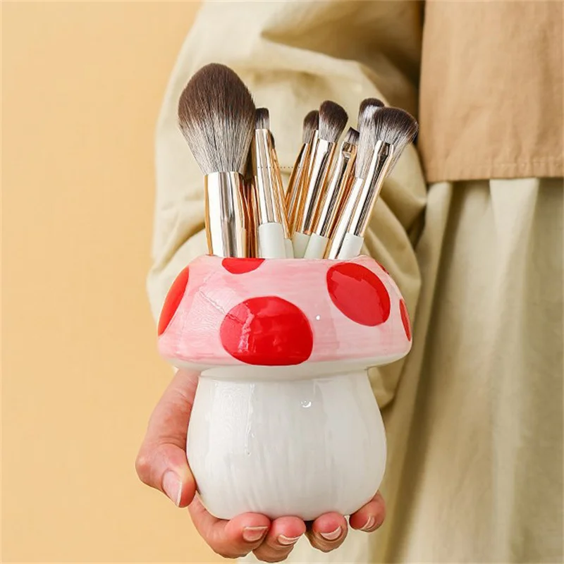 Mushroom Ceramic Desktop Ornament Cute Makeup Brush Office Stationery Storage Children And Students Pen Holder Creative
