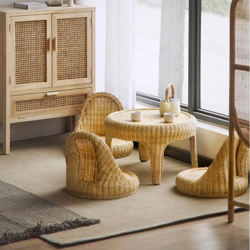 Маленький кофейный столик и стул из ротанга низкий чайный ручной работы для