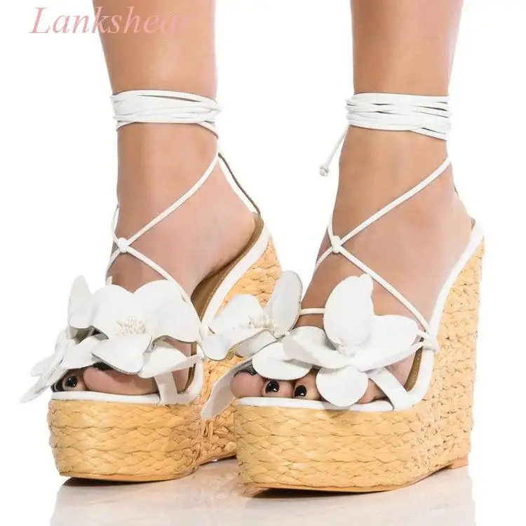 Женские пляжные босоножки цвета слоновой кости на платформе с открытым носком