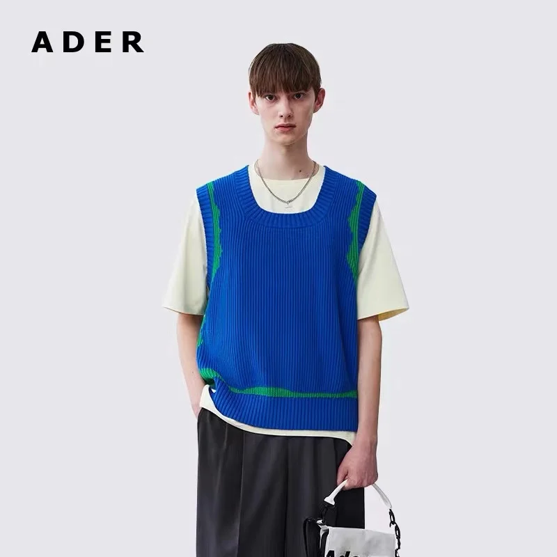 

Свитер мужской и женский трикотажный свободного покроя с квадратным вырезом