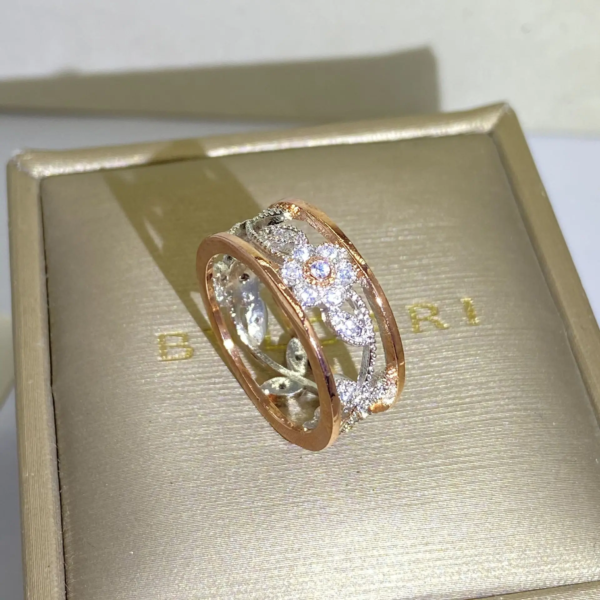 

S925 Luxurious Mosan Diamond Lucky Rattan Leaf Birthday Gift Bridal Engagement Ring Proposal Ring