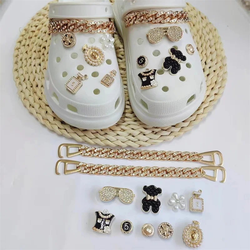 Bling Rhinestone Croc Shoes Charm Buckles Designer Metal Chain Diy Pearl Sandals Flower Decorations Party Gifts