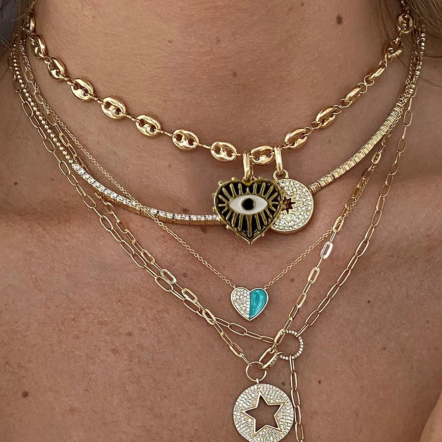 Цепочка-чокер с разноцветными бусинами в стиле бохо