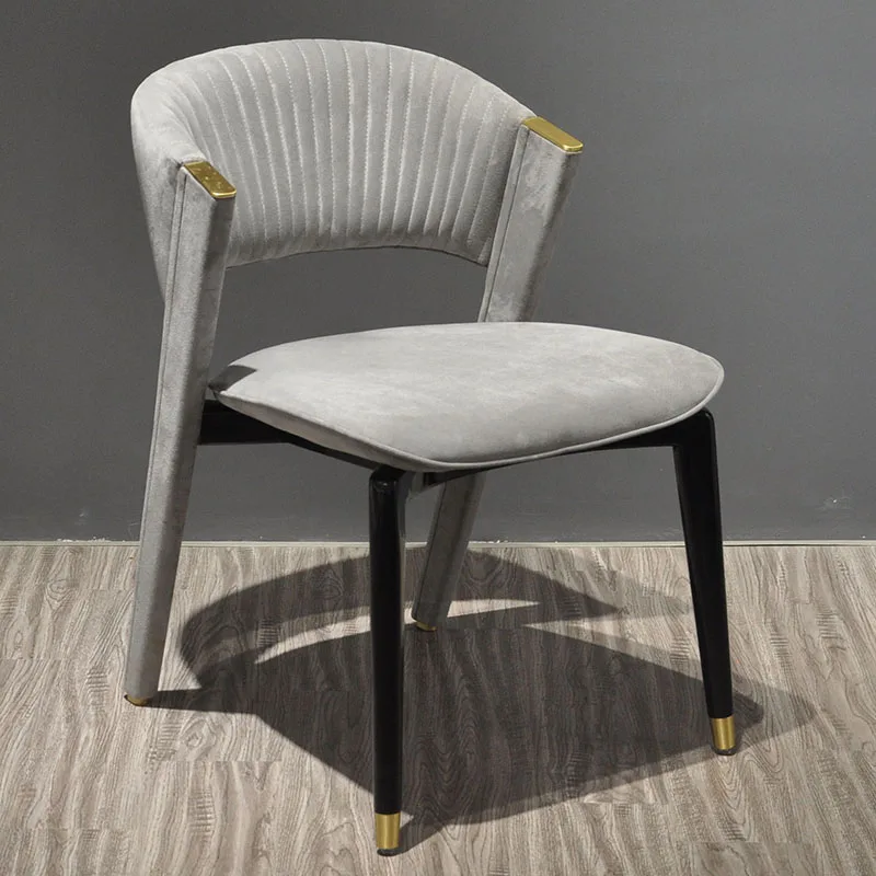 

Итальянское кожаное обеденное кресло, удобное кресло из кукурузы, для дома, для виллы, для клуба, для отдела продаж, высококачесветильник, ро...