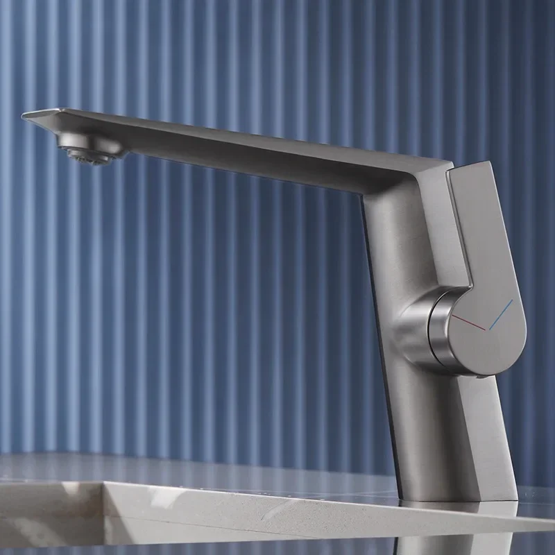 Смеситель для раковины из цинкового сплава с одним держателем и отверстием