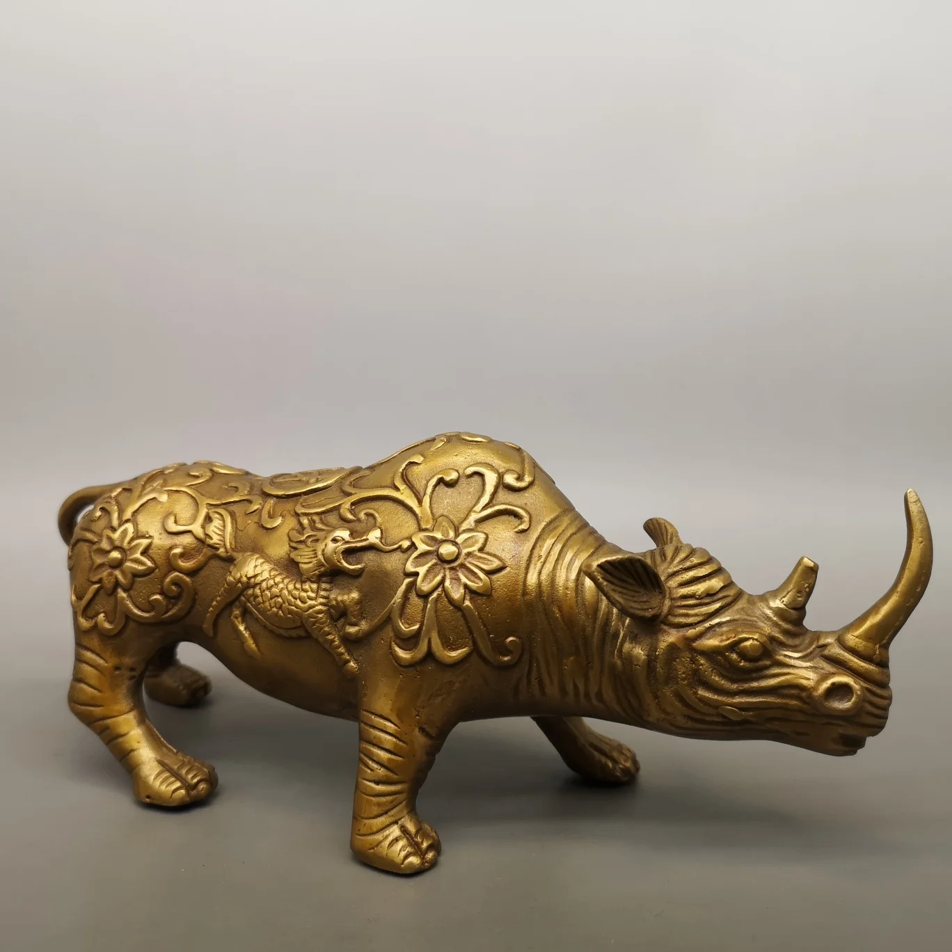 Rhino Statue Golden Unicorn Decor Statue Brass Rhino Sculpture Crafts Feng Shui Home Decor Statue