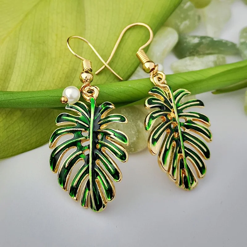 

Fresh Hollow Green Coconut Leaves Dangle Earrings For Women New Bohemian Charm Drop Earrings Young Girl Party Fashion Jewelry