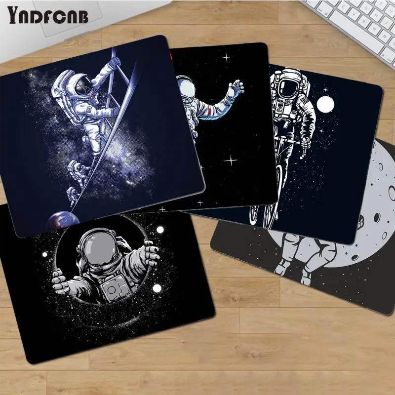 

Hot Sales Astronaut Printing Black Pattern Beautiful Anime Mouse Mat Top Selling Wholesale Gaming Pad mouse