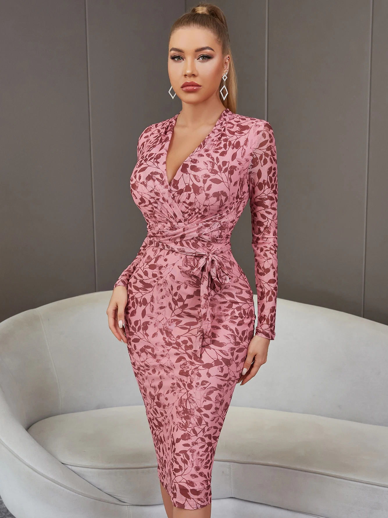 

Платье женское с длинным рукавом, V-образным вырезом и принтом