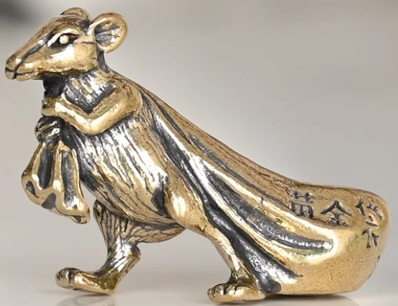 

Antique bronze backpack zodiac mouse gold bag lucky mouse pure brass Feng Shui paper desktop decorations
