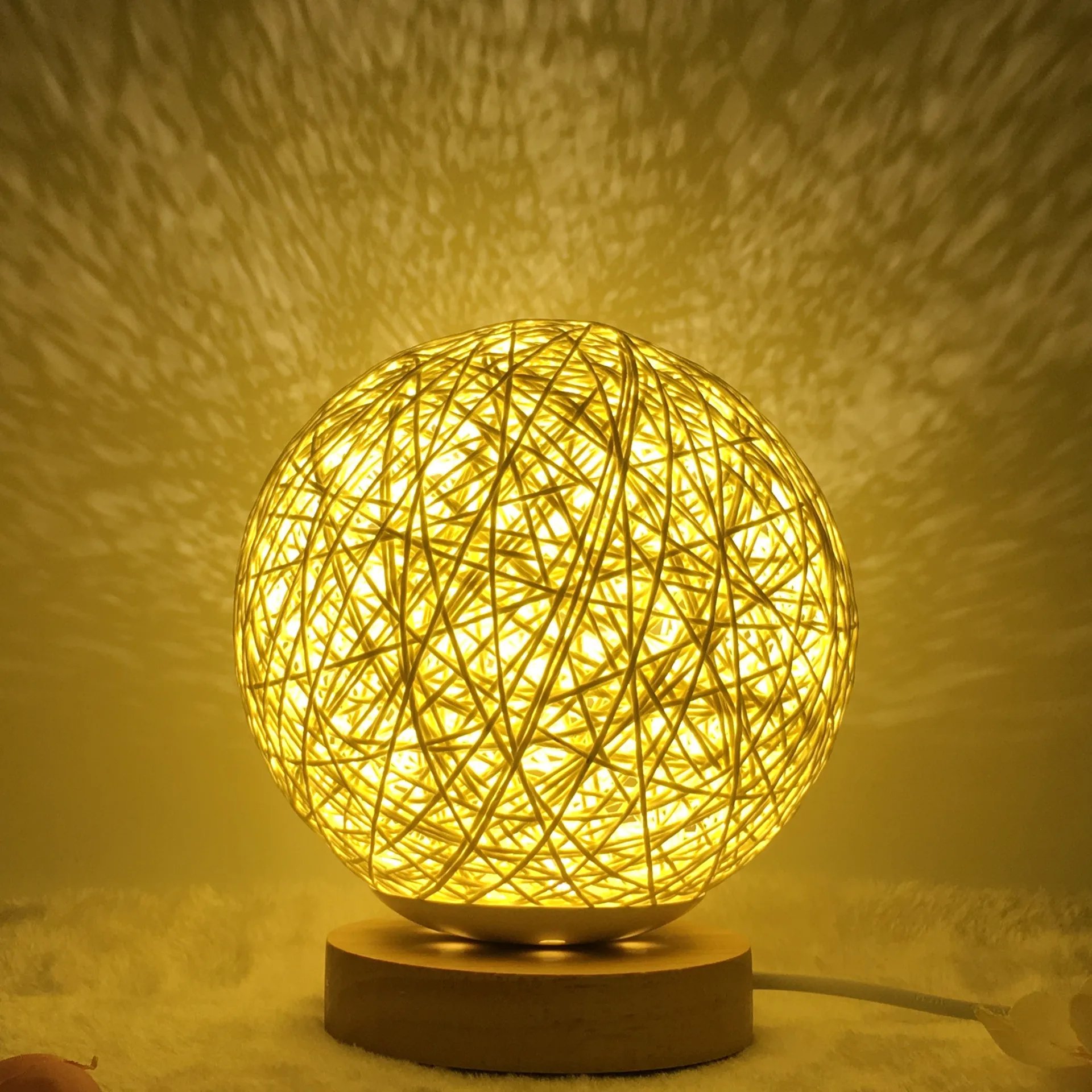 

Creative Table Lamp Hand-Knit Lampshade Wood Moon Lamp USB Bedroom Home Wedding Decoration Moonlight Night Light