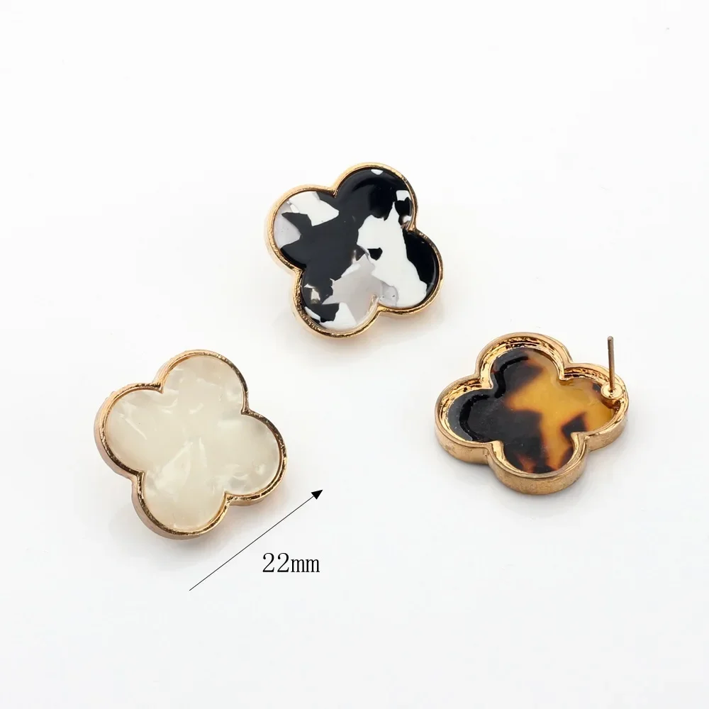 Элегантные серьги-гвоздики из смолы с четырьмя листьями клевера и цветком