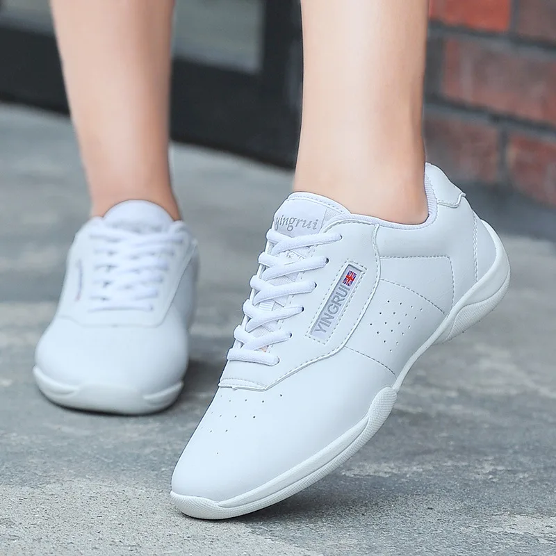 Рисунок 2 - Спортивная обувь для болельщиков