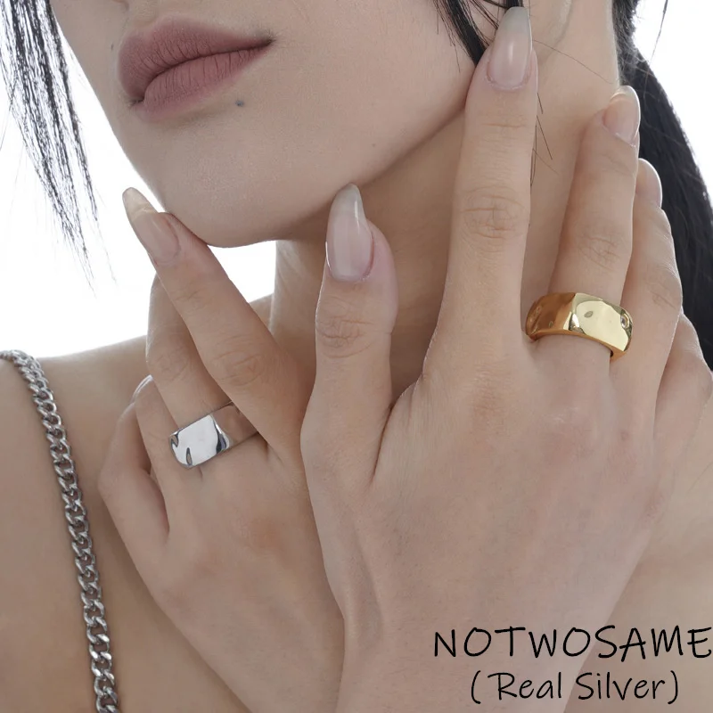 

Женское кольцо из серебра 925 пробы с квадратными кристаллами