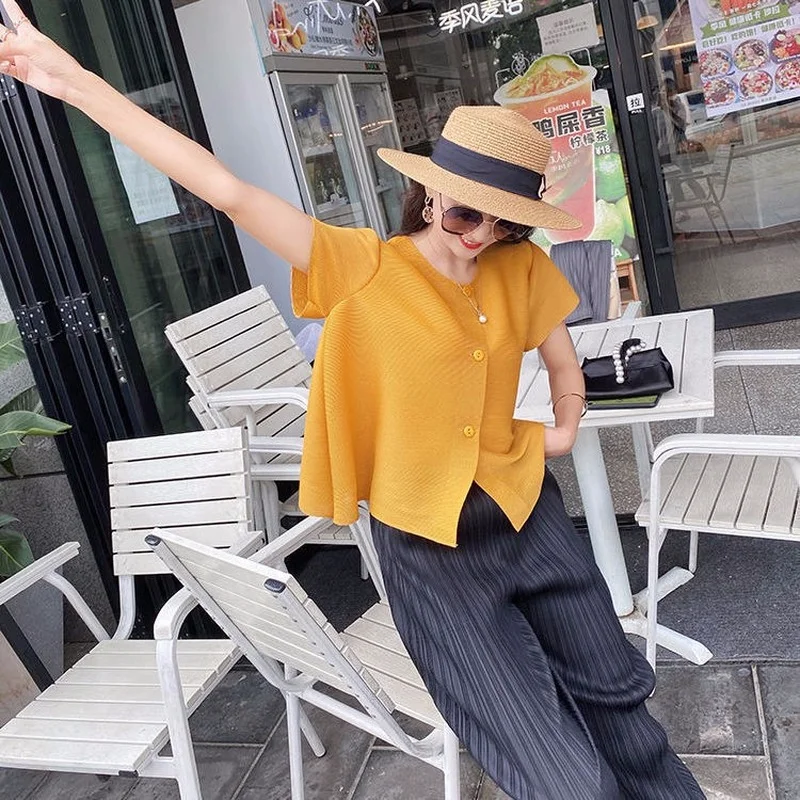

Pleated women's small blouse short 2022 summer new top short-sleeved thin air-conditioned shirt cardigan v neck blouse top