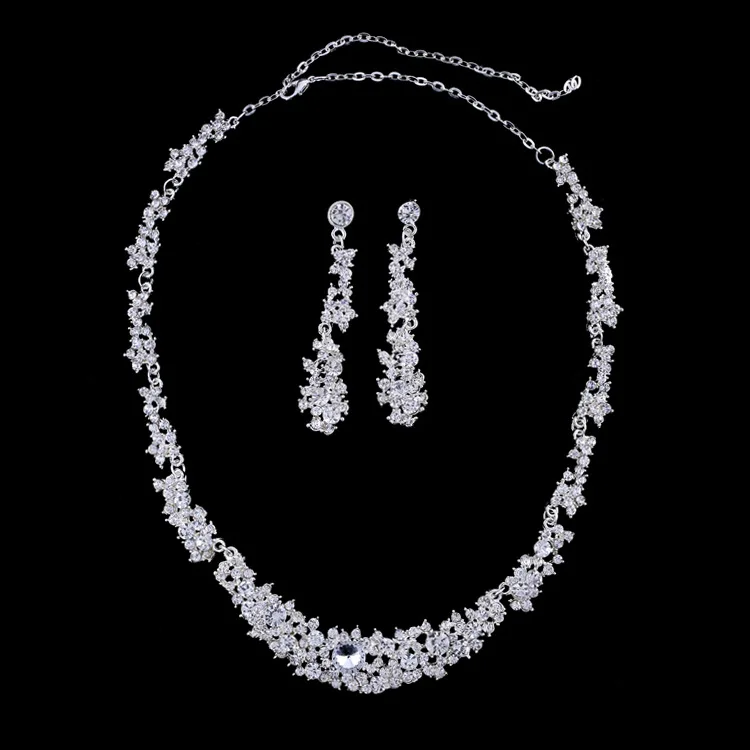 

Bridal Ornament Necklace and Earrings Suite European and American Wedding Dress Necklace Diamond Wedding Dress Necklace