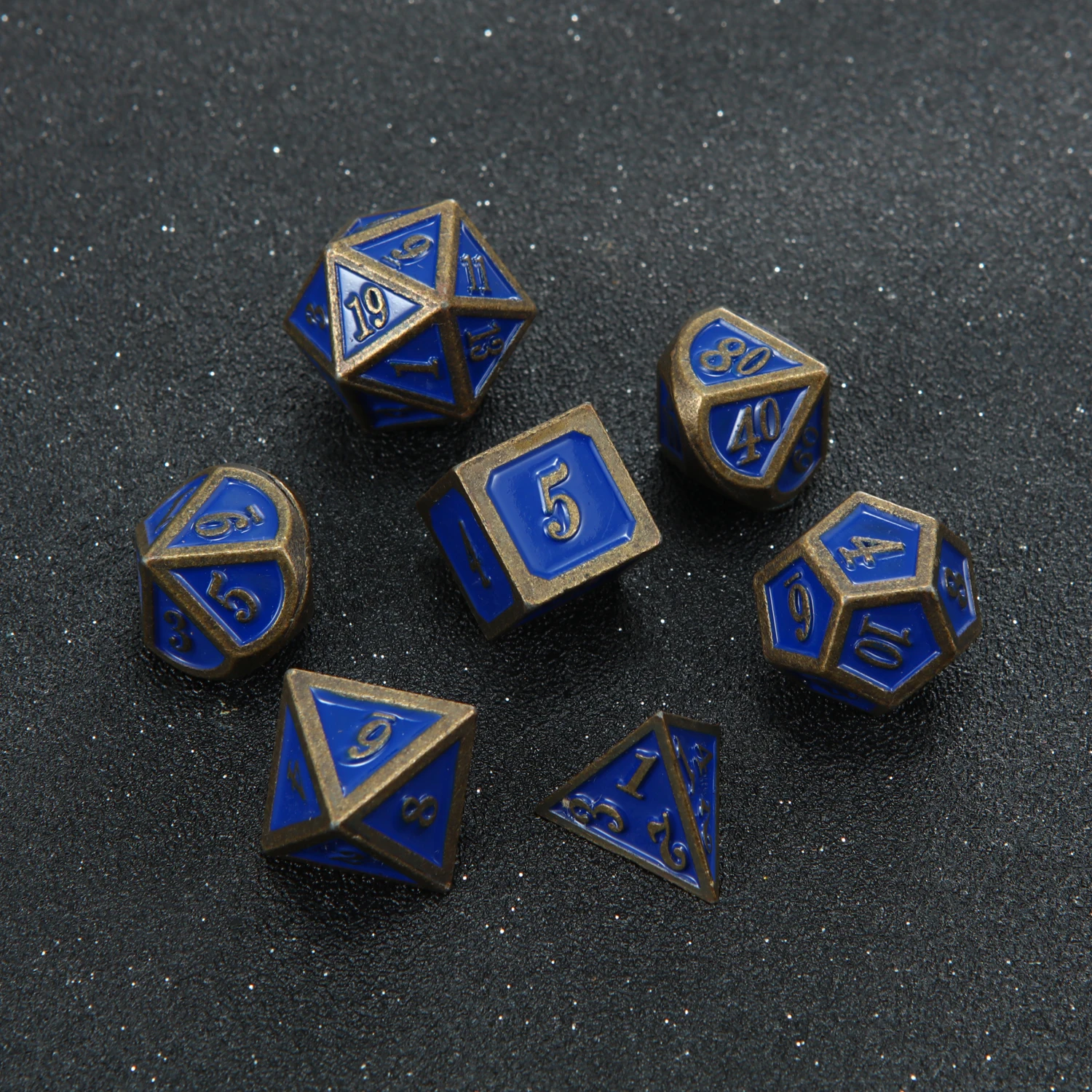 

7Pcs/Set Metal Dice Set Blue Polyhedral Game Dice for RPG Dungeons and Dragons DND RPG MTG D20 D12 D10 D8 D6 D4 Table Game