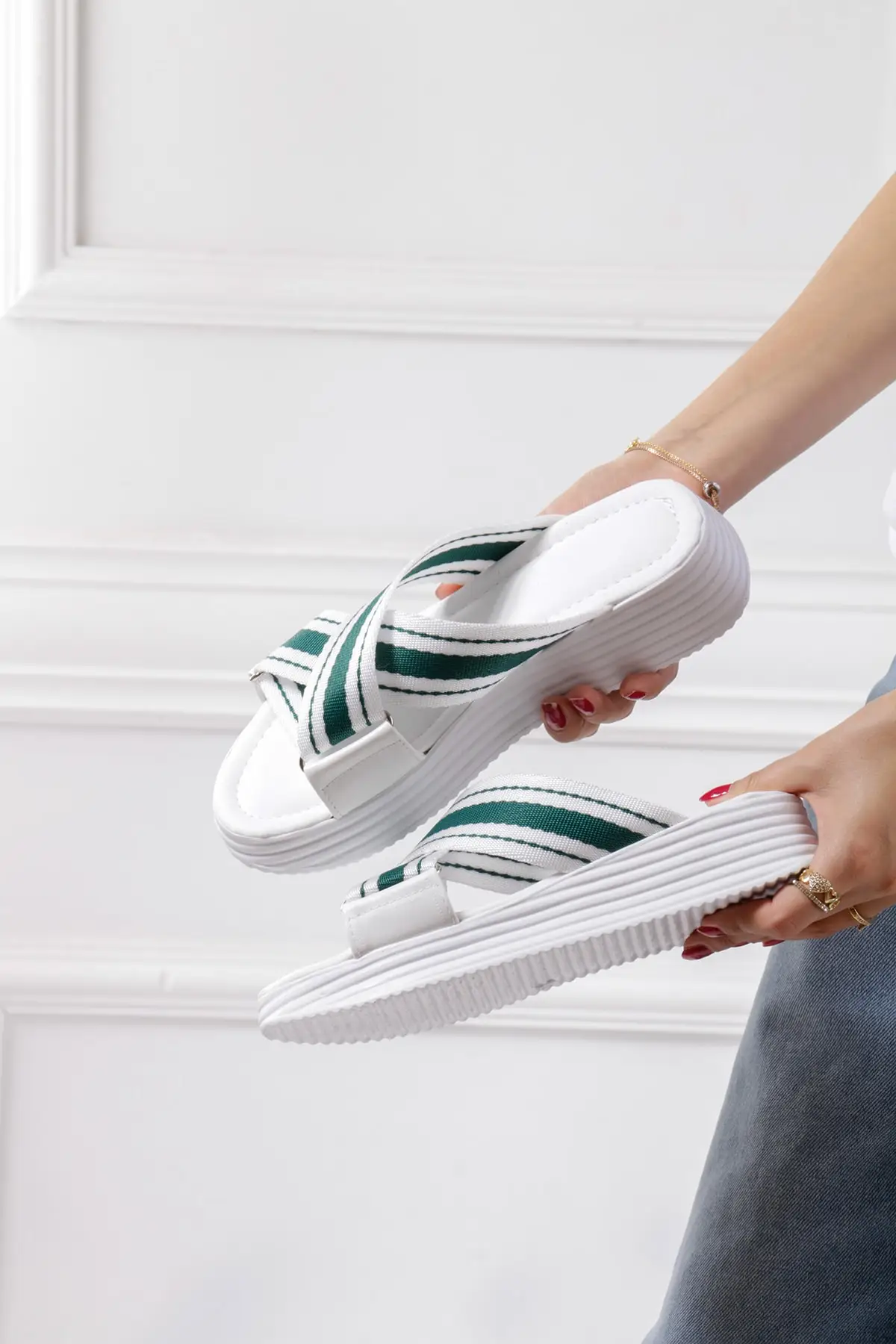 

Women's White-green Slippers