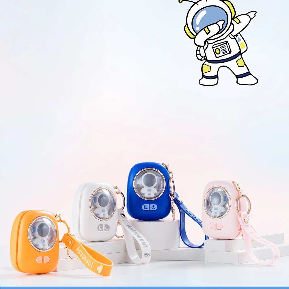 

2022 New Cute Space Astronaut Rocket Planet KeyChain Spaceman Universe Metal Key For Men Women Anime Car Accessories