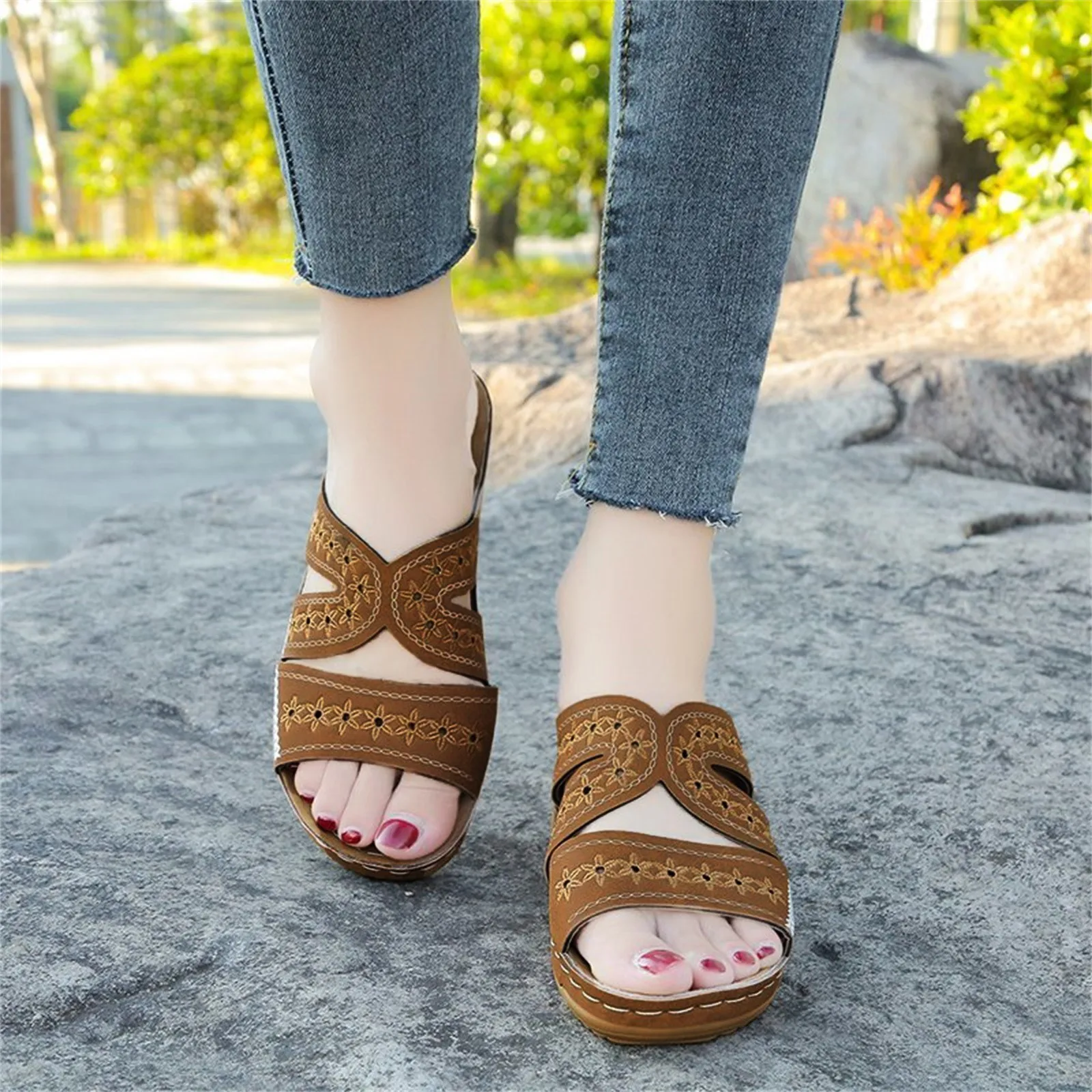 

Сандалии женские на среднем каблуке, модные босоножки на платформе, туфли без каблука, обувь под платье, для свадьбы, 11 цветов, лето