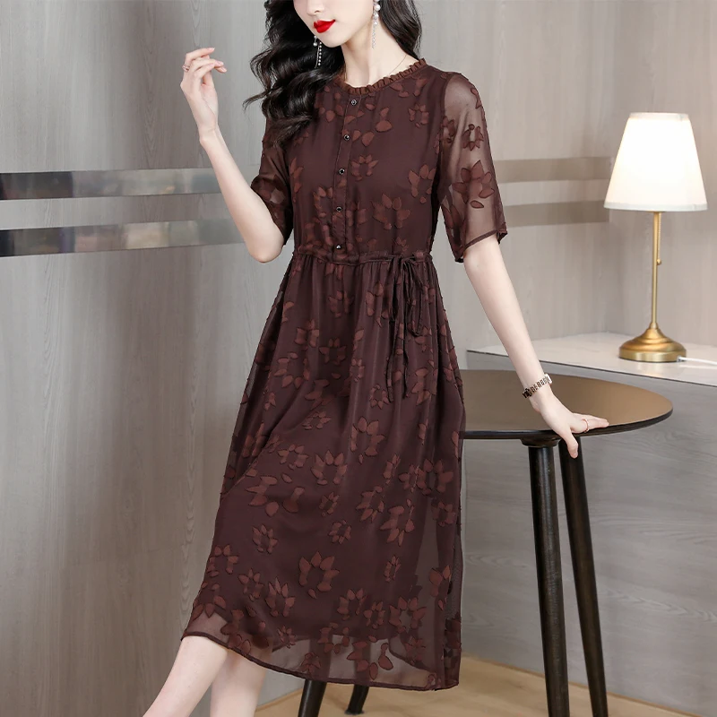 

2023 Summer Silk Jacquard Coffee Short Sleeve Dress Bohemian Mesh Waist Waist Slim Women's Large Loose Slim Long Dress