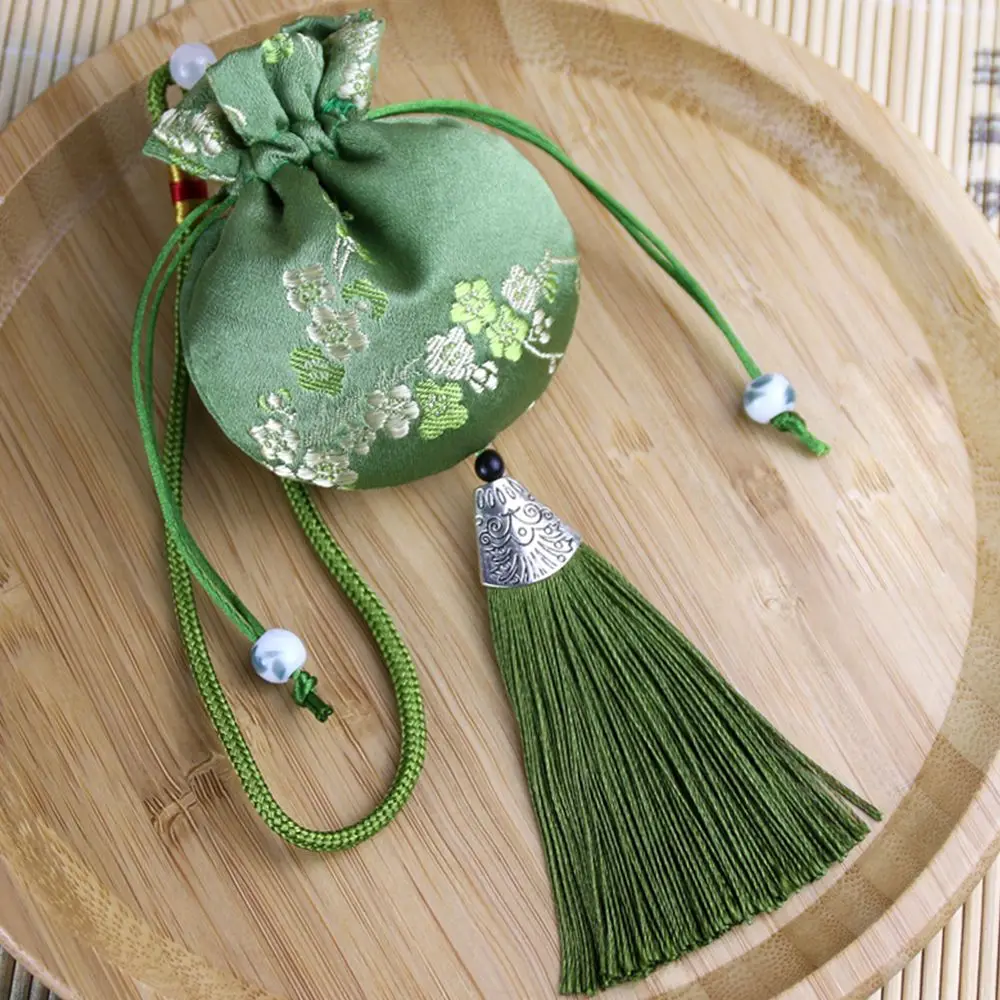 

Женское саше из парчи