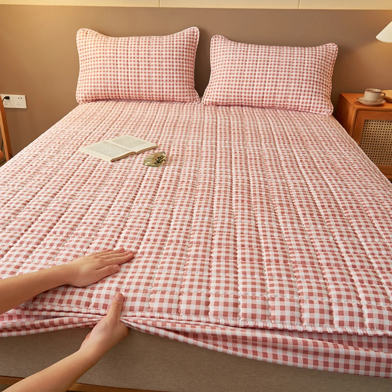 

Антибактериальный стеганый наматрасник KISS NEST из хлопка и полиэстера