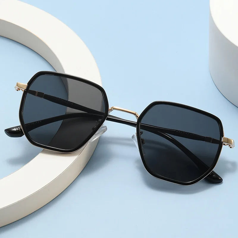 

Vintage Glasses 2022 Fashion Women's Metal Frame Sunglasses Polarized Anti-ultraviolet UV400 Casual Sunglass for Adult,Women,Men