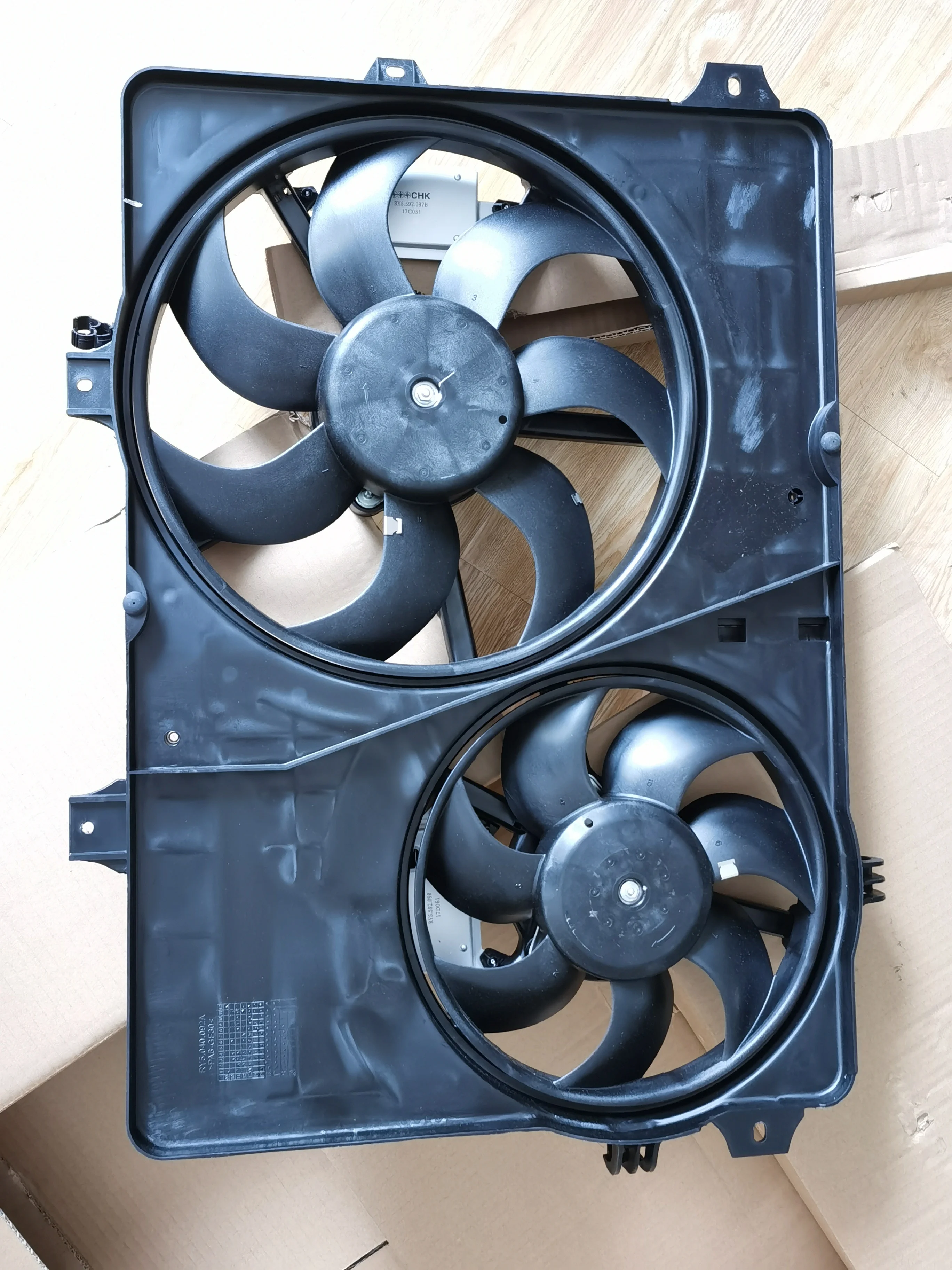 

Radiator Fan Assembly Fanfan 9P28C607AC Engine Cooling System Auto Radiator Fan Assembly For JMC