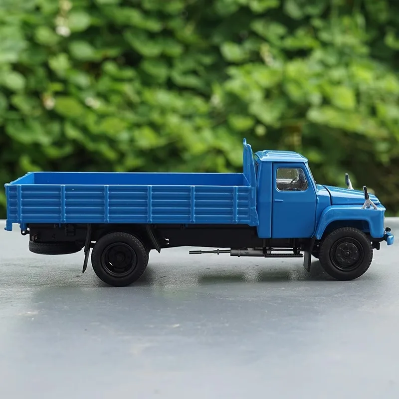 

Модель автомобиля WELLY металл