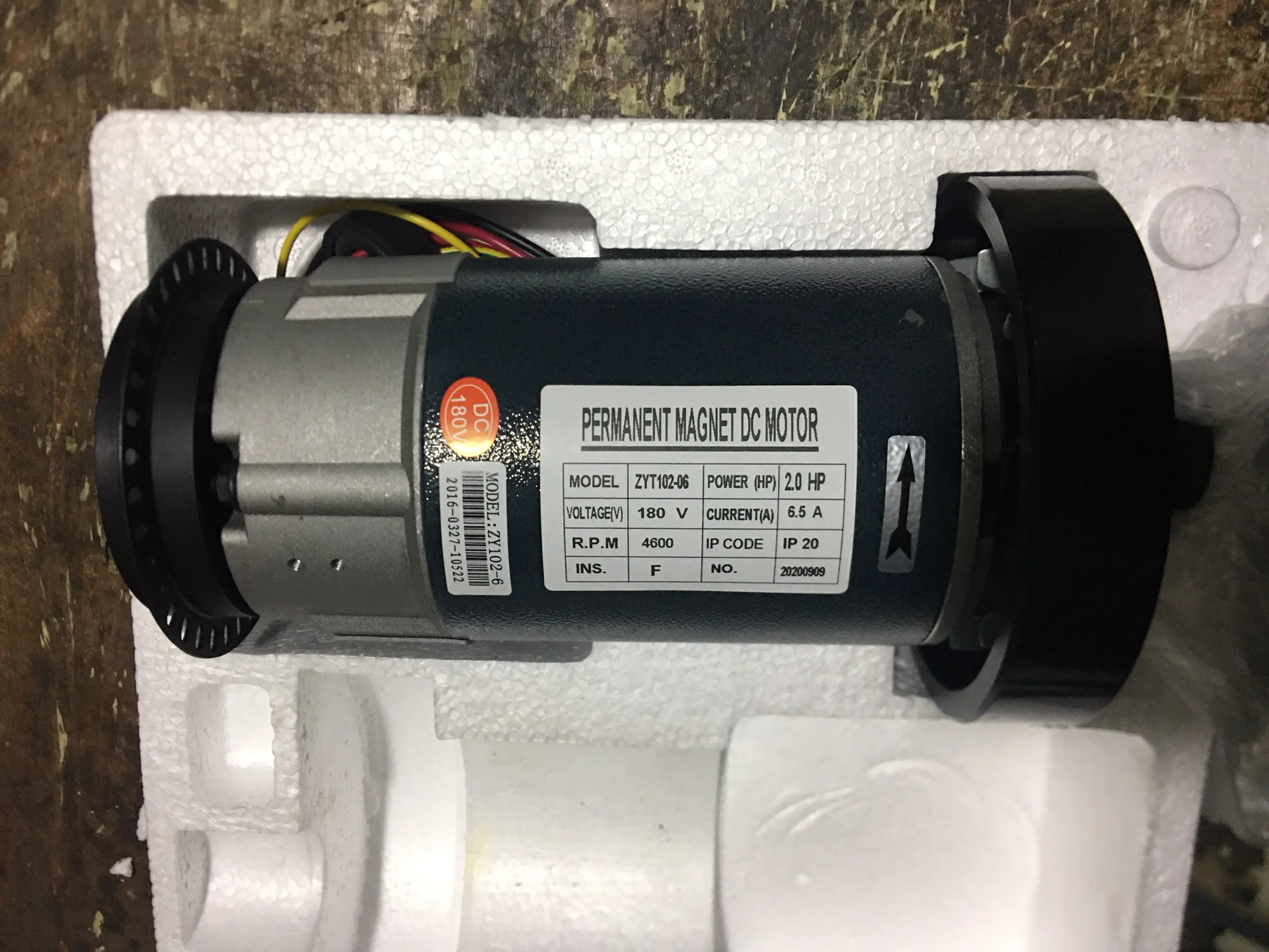 

Двигатель для беговой дорожки ZYT102-06 2.0HP