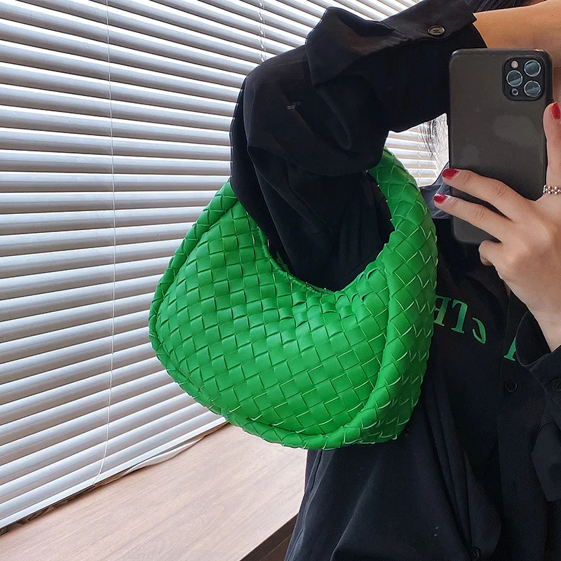 2023 new women handbag small fresh  braid armpit knot bag Korean version of simple commuter female bag